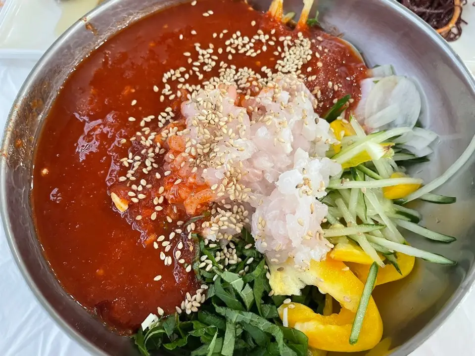 Read more about the article 남해 반려견 동반 물회 맛집, 삼천포일미횟집